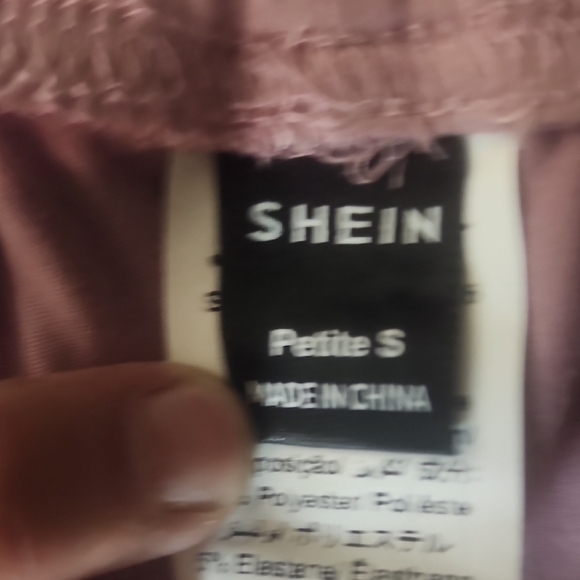 SHEIN Pink Cropped Pants with Stretchy Fit - Picture 3 of 3